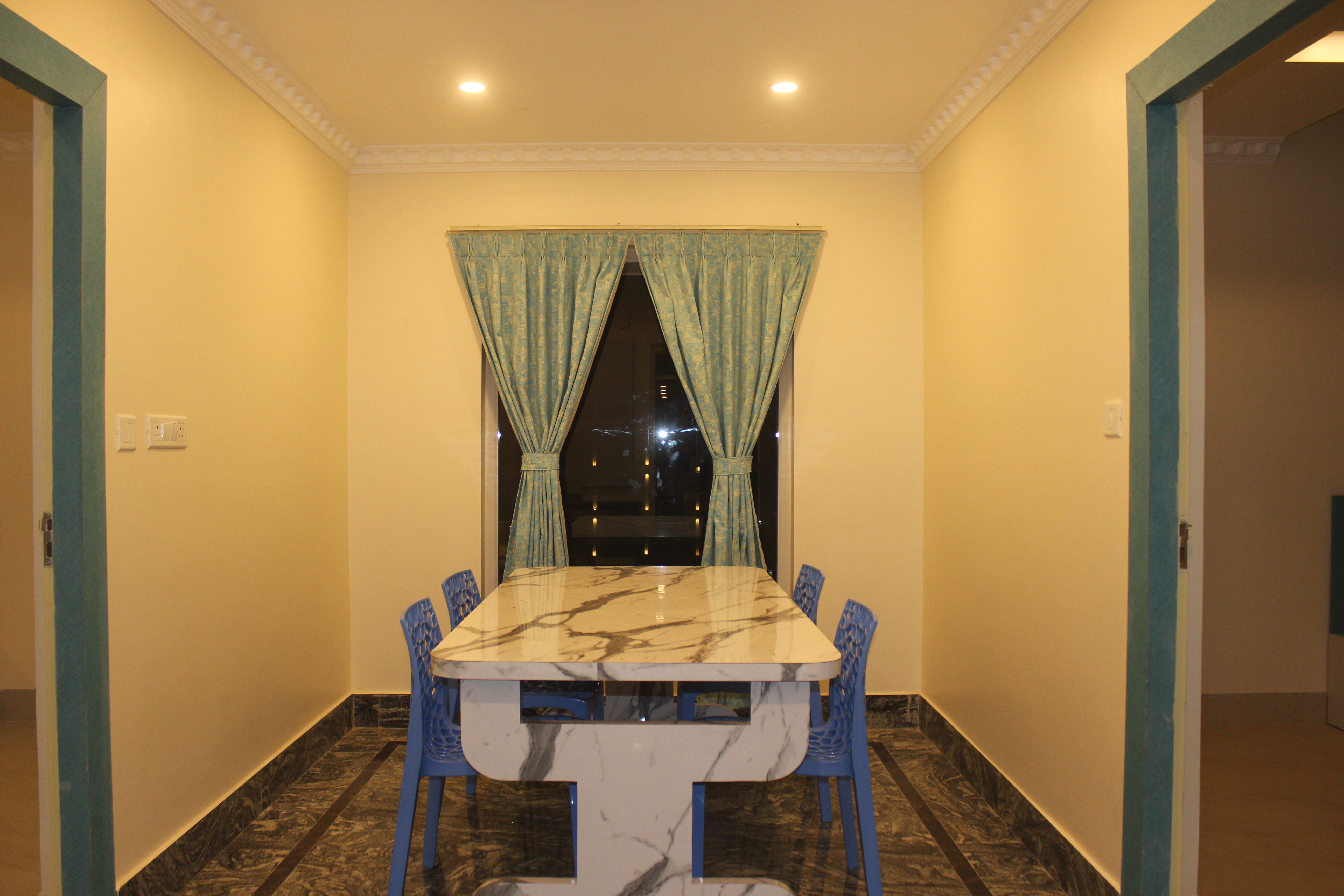 Swimmimg Pool Hotels in Digha-3 bed Deluxe Room
